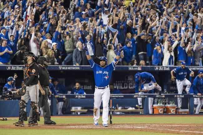 Edwin Encarnacion: Toronto Blue Jays fans fired up to see team legend Edwin  Encarnacion at Spring Training as guest instructor: Stoked to see Eddie  Love this man