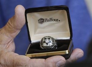 Super Bowl Ring Returned 25 Years After it was Stolen