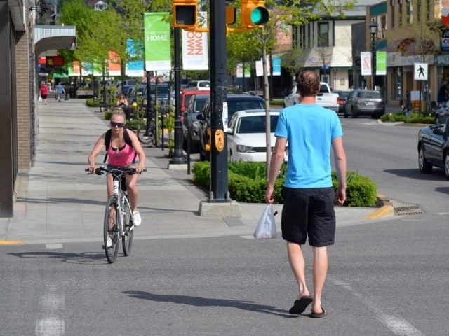 Tank tops and shorts are common sight in Downtown Vernon this week.
