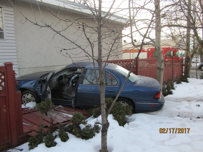 Car blows through stop sign, collides with Vernon building - InfoTel News Ltd