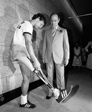 Terry Fox meets with Prime Minister Pierre Trudeau in Ottawa on July 2, 1980. Canadians have handed the Harper government a Top 10 list of the country's greatest heroes.