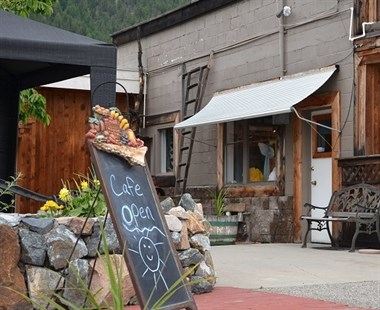 With a cafe and bakery, Gatzke Orchard is as much a destination for dining out and is it for buying fresh produce.  
