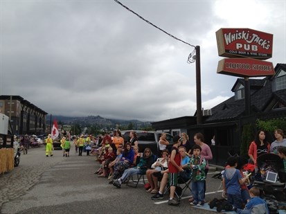 Lots of people came out to enjoy the annual Westside Daze parade despite the unsettled weather Saturday morning.