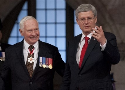 Stephen Harper, with Governor General David Johnston, promised a  trade deal with the EU in the throne speech.