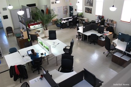 Cowork Penticton is a flexible office environment where professionals came set up, meet one another and share ideas.