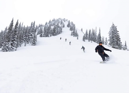 How a new Shuswap program opens doors for Indigenous youth to become ski guides