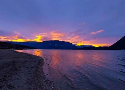 iN PHOTOS: Intense sunset showcases beauty of the Shuswap