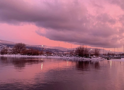 iN PHOTOS: Winter sunset turns skies pink and gold in Okanagan, Kamloops