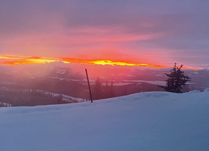 iN PHOTOS: Amazing pink and orange sunrise at Big White