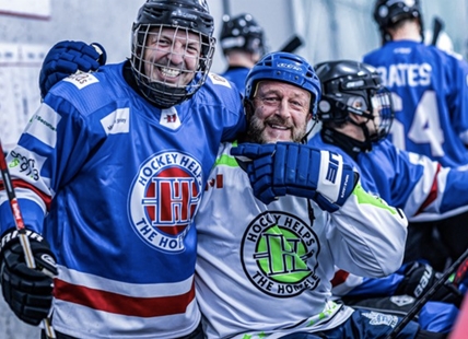 Charity hockey tournament in Kelowna features former Canuck