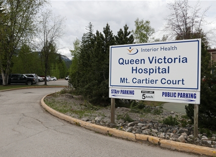 Man with gunshot wound dropped off at Revelstoke's hospital