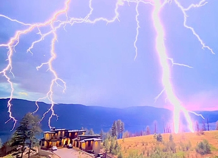 iN PHOTOS: Intense lightning bolts captured during Okanagan storm