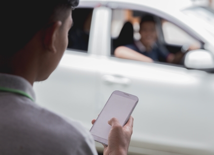 Uber expands service to Kelowna airport