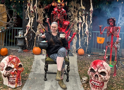 iN VIDEO: Kelowna woman creates community joy with her Halloween display