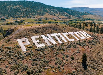 iN VIDEO: Iconic Penticton sign gets fresh paint job