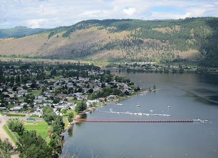 Suspect arrested in Shuswap on swimming platform in middle of lake