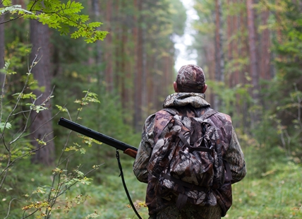 Kamloops 'mountain man' confronts hunters at gunpoint