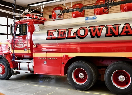 Kelowna firefighters respond to grass fire