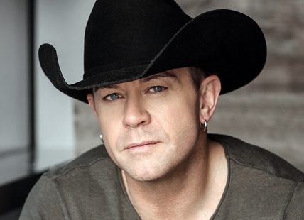 Canadian country music star Aaron Pritchett coming back to Kamloops