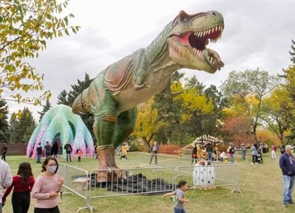 Penticton dinosaur event has no connection to controversial Kelowna show