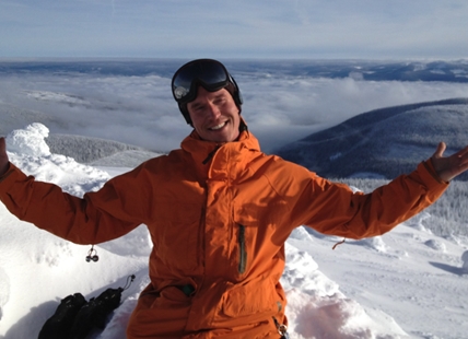 $17,000 donated to rescue group after snowboarder dies at Big White