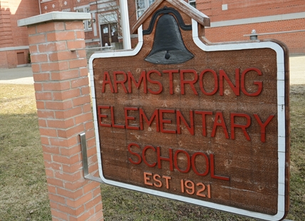 Armstrong teacher 'depleted' over mask exempt kids and school closure