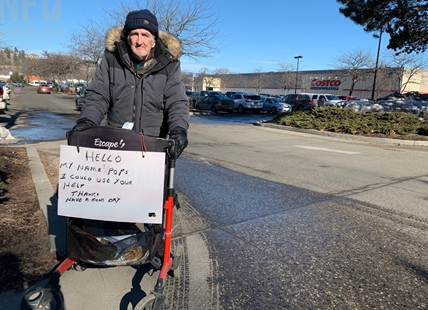 Well-known Kelowna Costco panhandler moving to new store location