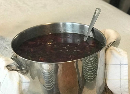 Ukrainian families invited to borsch supper tonight in Oliver