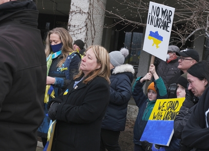 iN PHOTOS: Rally for Ukraine draws large crowd outside Kelowna city hall