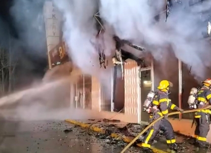 iN VIDEO: Fire destroys Winfield Bakery in Lake Country