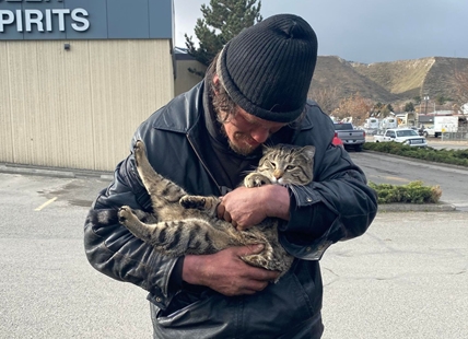 Kamloops homeless man reunited with missing therapy cat