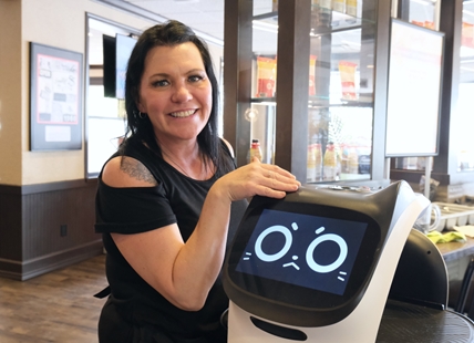 The future is now: Robot kitty will bring you food at Kelowna Smitty’s