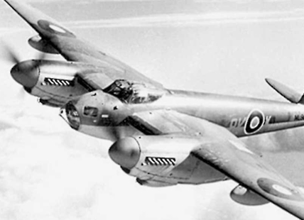 iN VIDEO: Second World War-era Mosquito bomber flying into Okanagan