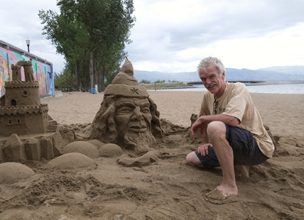 Master sculptor gets creative with Kelowna sand, builds giant wizard head