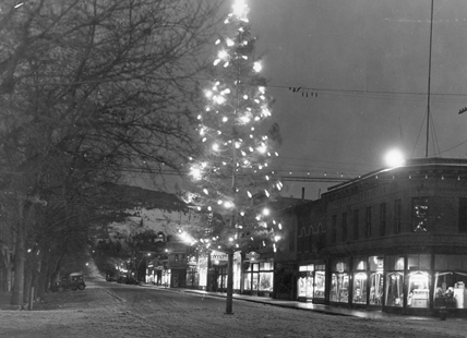 Charming Vernon Christmas tree became air raid hazard during war