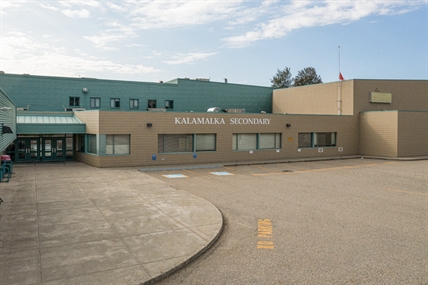 Vernon RCMP lock down high school for nearby incident