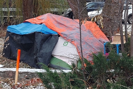 Pop up homeless camp in Kelowna becoming a nuisance to nearby residents