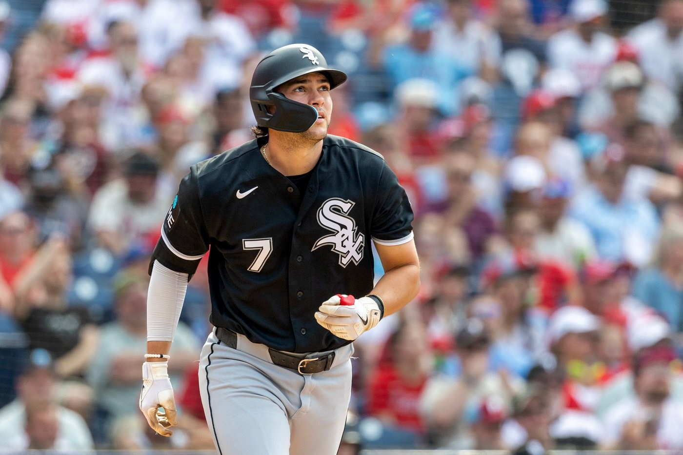 Jacob Gonzalez hits his first major league homer, White Sox beat the Phillies 6-3 to even series