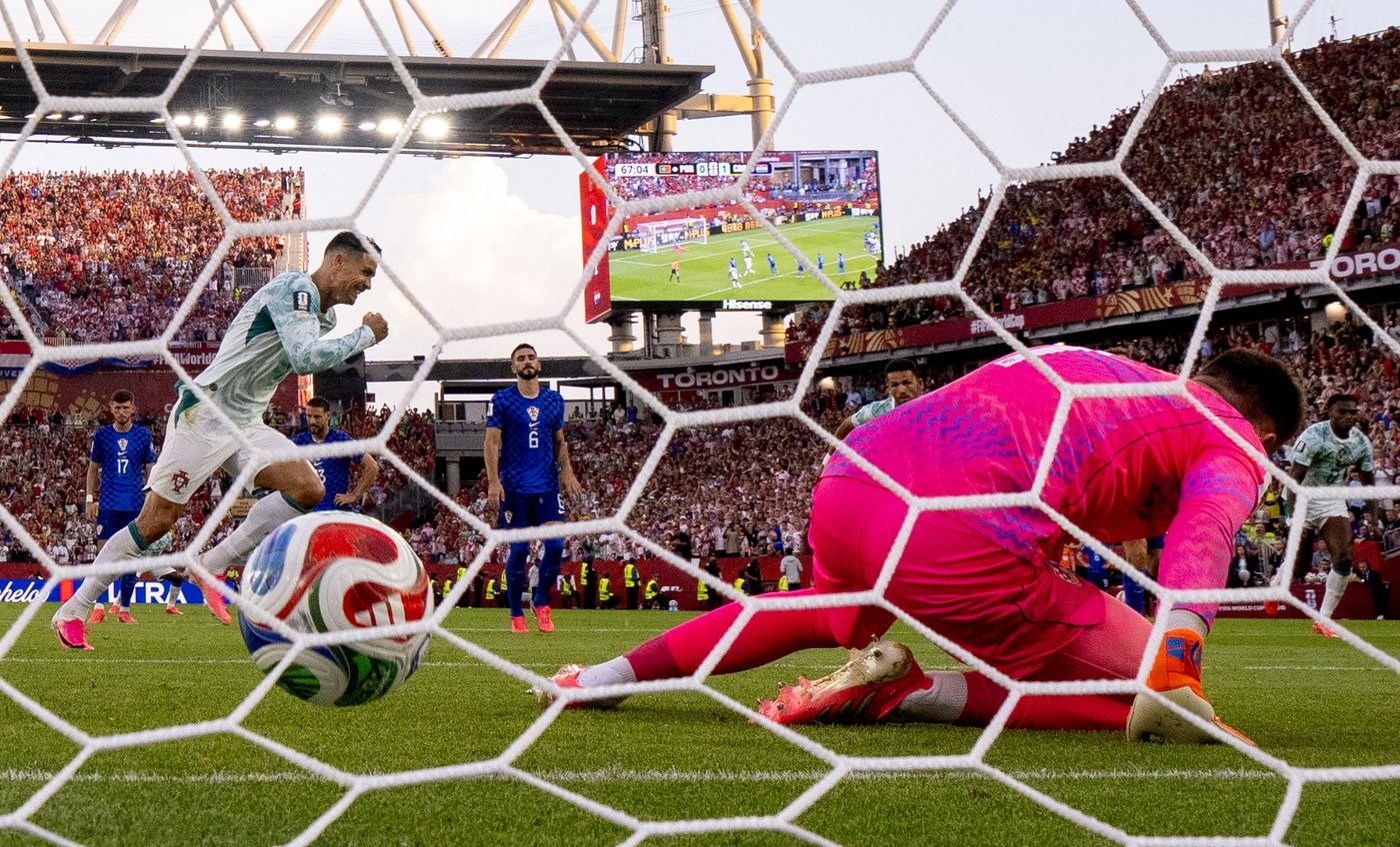 Ronaldo provides another memorable moment, Portugal moves on at World Cup