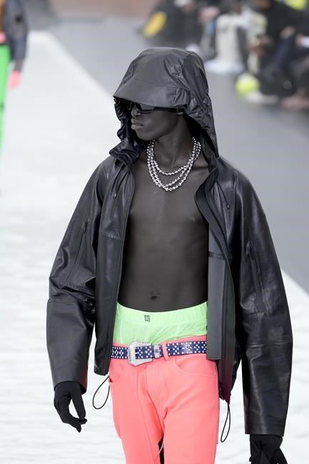 Givenchy models walk on water in Paris Fashion Week | iNFOnews |  Thompson-Okanagan's News Source