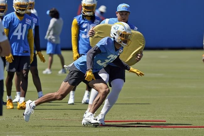 Former Calgary Dino Deane Leonard now a rookie with NFL's Los Angeles Chargers | iNFOnews - Vimarsana News