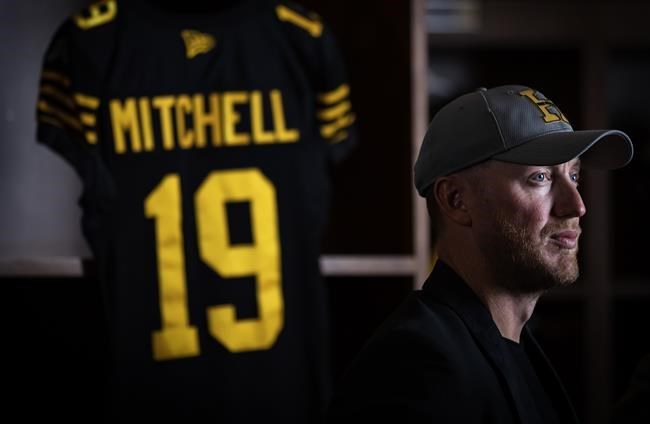 Hamilton Tiger-Cats sign veteran quarterback Mitchell to three-year deal