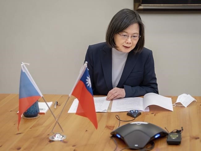 China scoffs at new Czech president's phone call with Taiwan