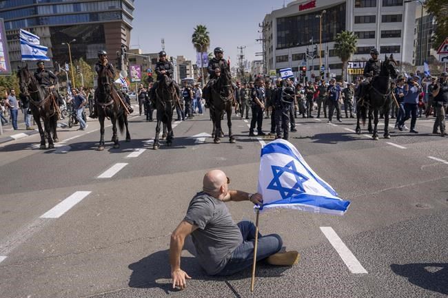 Israeli protesters clash with police, confront PM's wife | iNFOnews |  Thompson-Okanagan's News Source