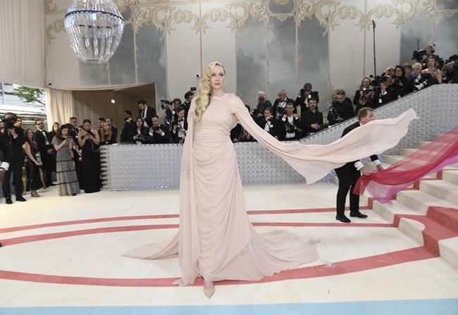 Met Gala 2023: Karl Lagerfeld's cat Choupette reacts to Jared Leto, Doja  Cat's outfits in her honor