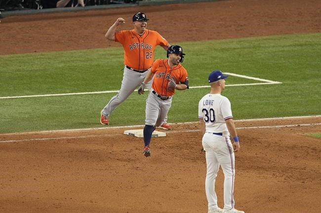 ALCS: José Altuve and Astros beat Rangers in Game 3 - Los Angeles