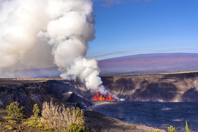 Stunning Photos Show Lava Erupting From Hawaii's Kilauea Volcano ...