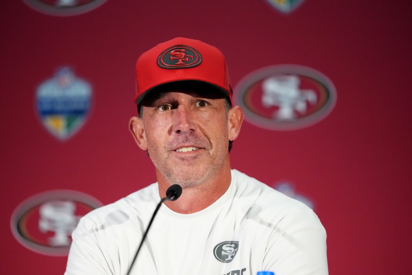 49ers coach Kyle Shanahan signed a contract extension this offseason, AP source says