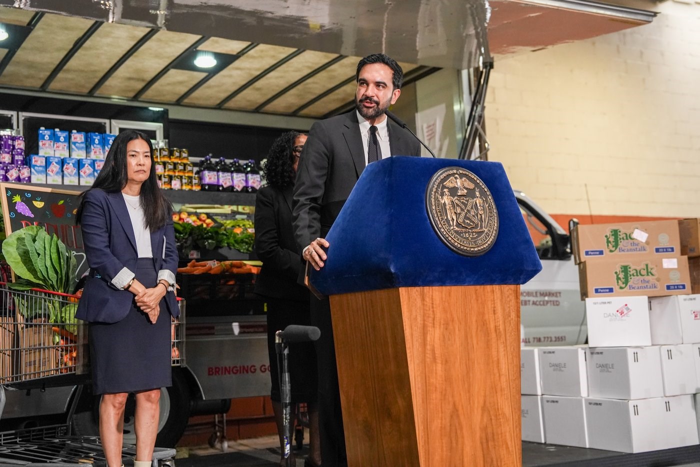 FACT FOCUS: No, you won't need an ID to shop at city-owned grocery stores in New York City