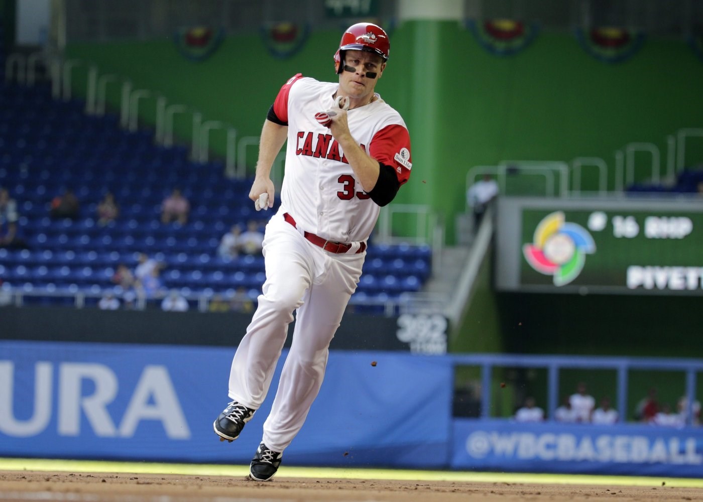 Canadian baseball star Justin Morneau puts name to national amateur championship